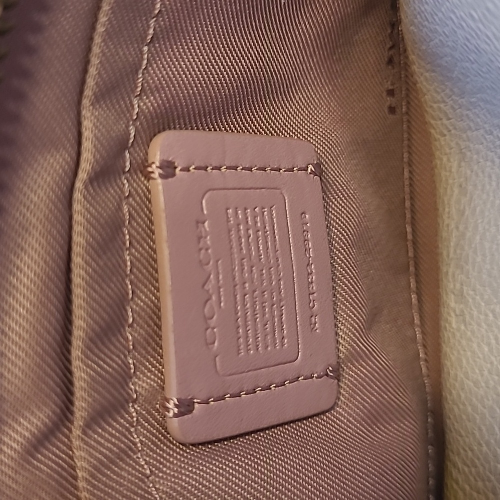 Coach Western Heart Beige Heart Pattern Crossbody And Bonus Card Holder Keychain - Picture 9 of 16